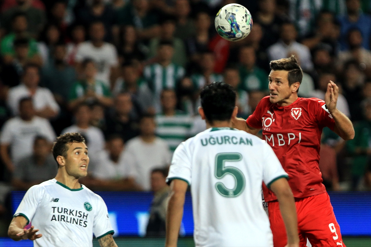 konyaspor-vaduz-i-canli-anlatim-005.jpg