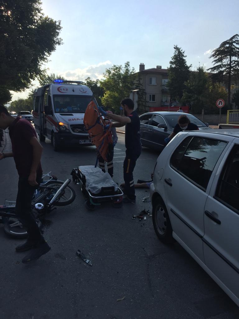 konyada-otomobile-carpan-motosiklet-surucusu-yaralandi.jpeg