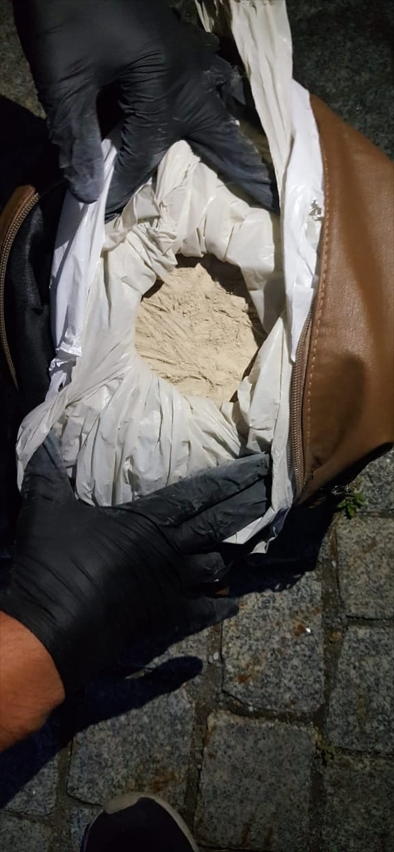 konya-polisi-8-kilo-eroini-burda-buldu-001.jpg