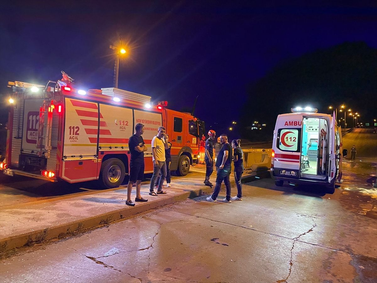 yolcu-otobusu-devrildi-cok-sayida-yarali-var-003.jpg
