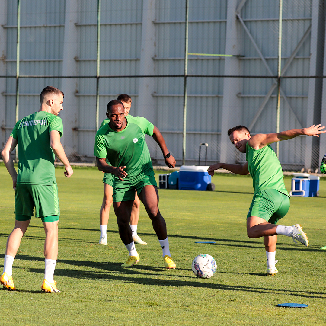 konyaspor-ara-vermeden-giresunspor-hazirliklarina-basladi-003.png