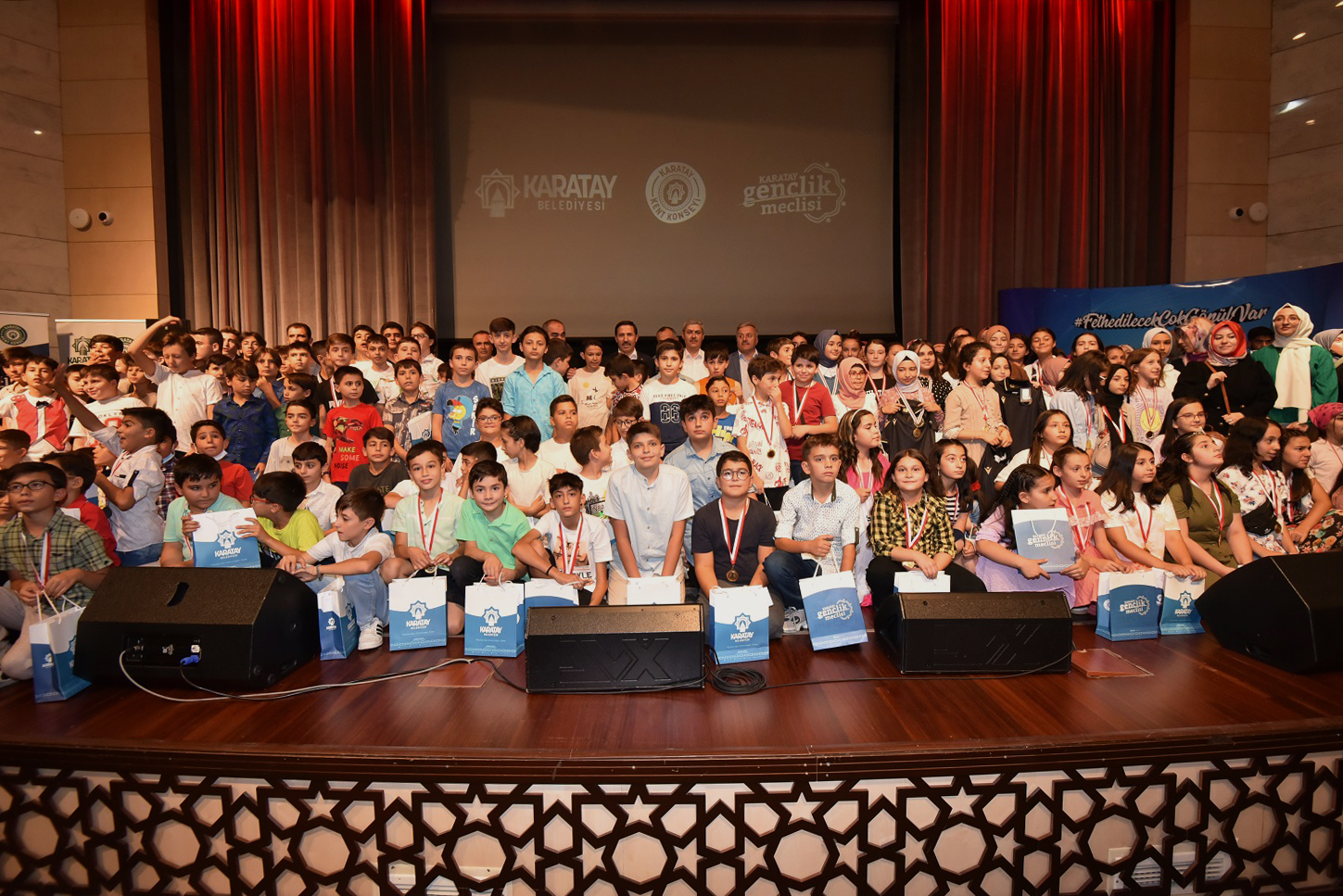 karatay-genclik-meclisi-yaz-kurslari-egitimleri-sona-erdi-001.jpg