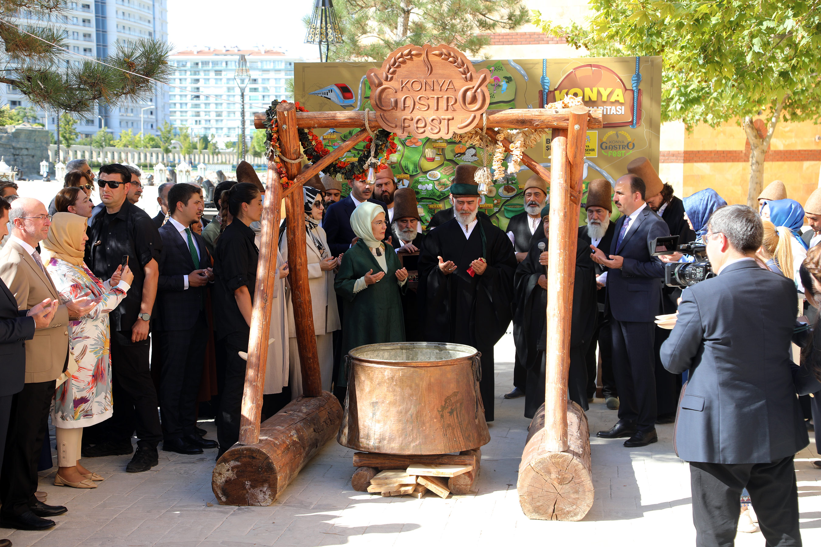 konyanin-lezzetleri-gastrofestte-gorucuye-cikiyor-002.jpg