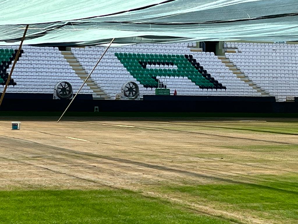 konyaspor-baskani-ozgokcenden-stadyum-zemini-aciklamasi-002.jpg