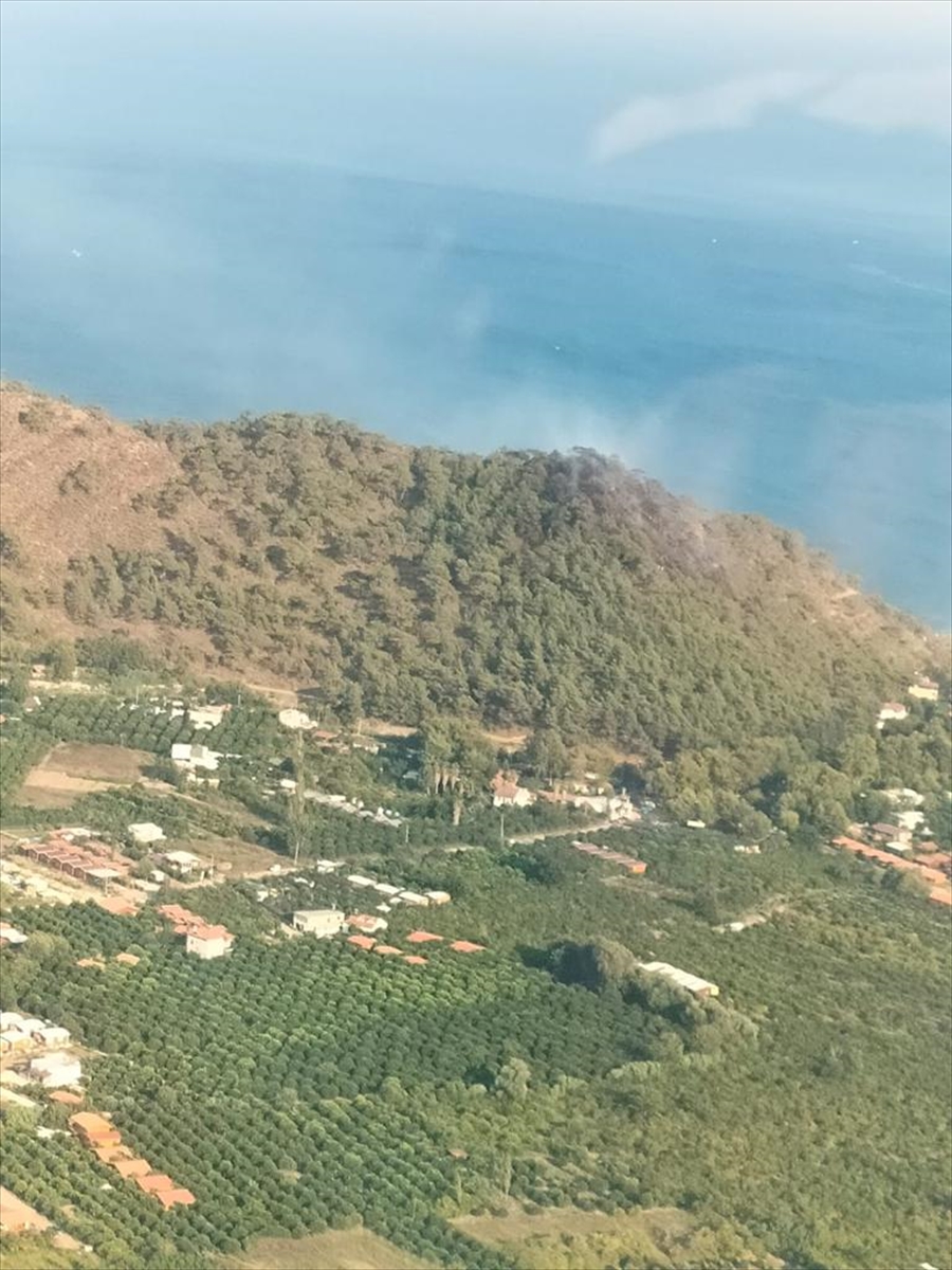 antalyada-orman-yangini-cikti-havadan-da-mudahale-ediliyor-001.jpg
