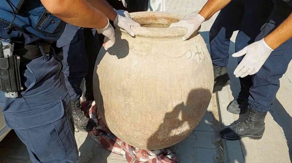 Bin 200 yıllık Pithos Küpünü Aksaray'dan Konya'ya getirirken yakalandılar