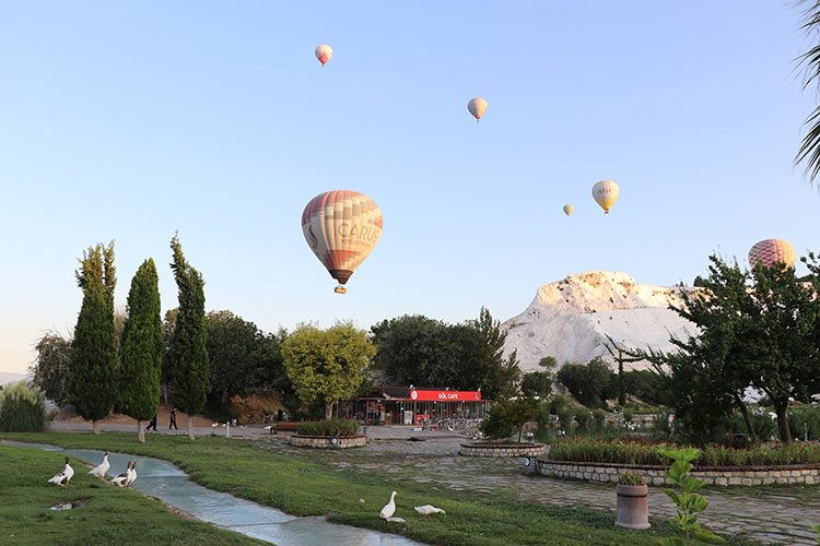 pamukkaleyi-8-ayda-91-bin-ziyaretci-balondan-izledi.jpg
