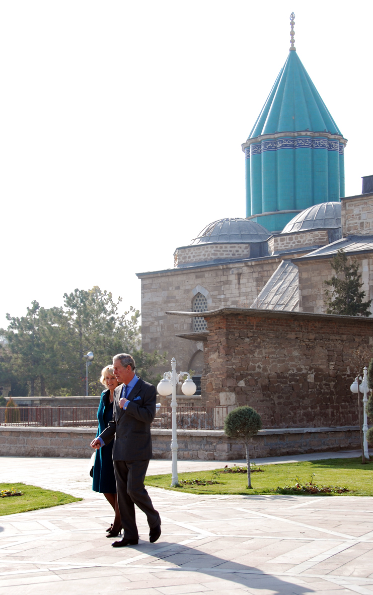 charles-ingiltere-krali-ilan-edildi-konya-001.jpg