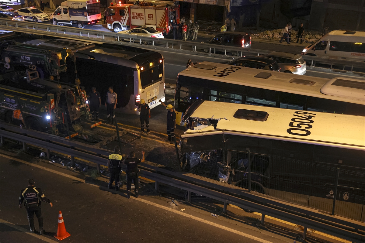 metrobus-kazasi-sonrasi-herkes-ayni-soruyu-soruyor-99-yarali-var-imamoglu-nerede-001.jpg