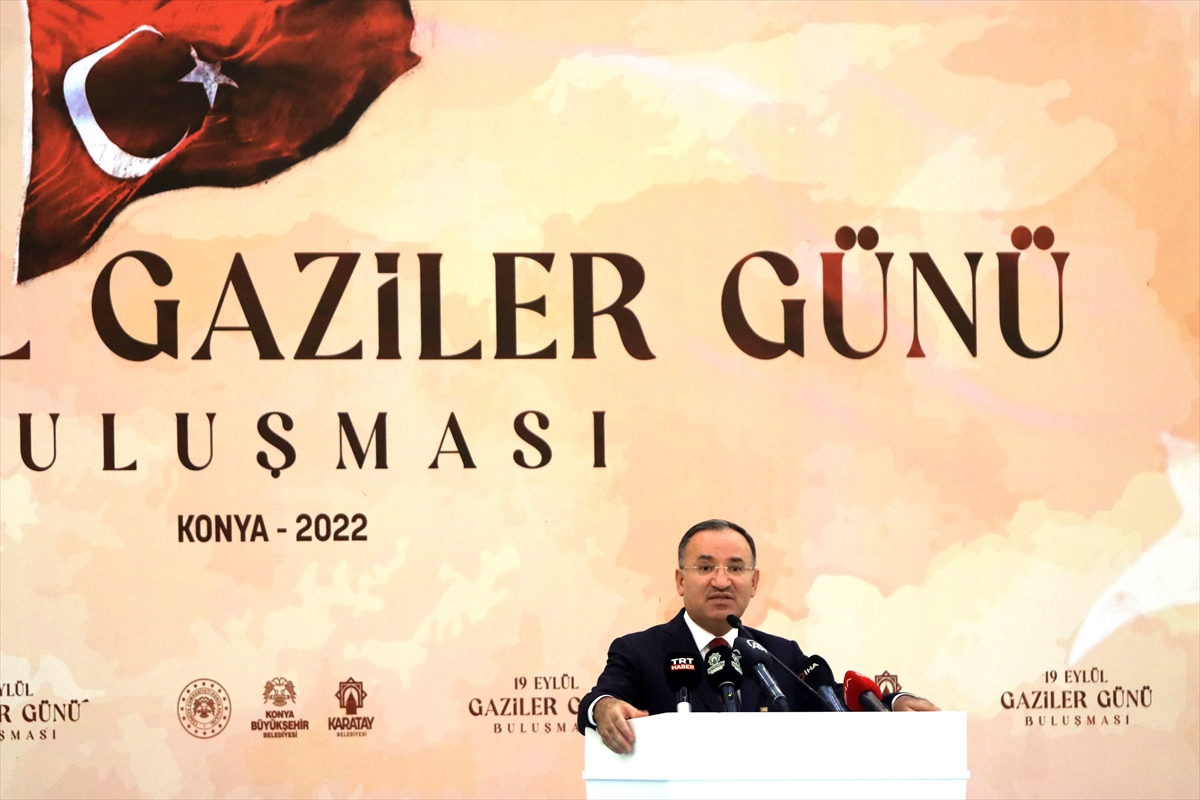 adalet-bakani-bozdag-konyada-19-eylul-gaziler-gunu-bulusmasina-katildi-001.jpg