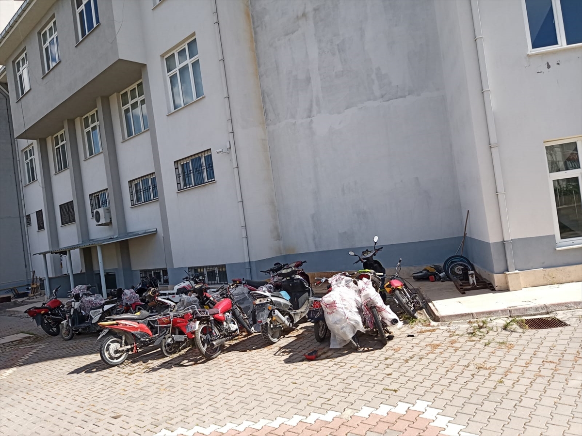 konyada-kayip-ve-calinti-21-motosiklet-ele-gecirildi-001.jpg