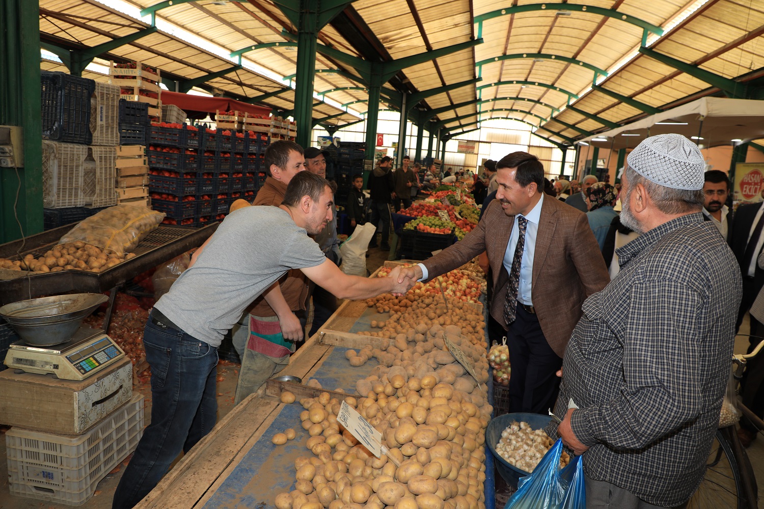 karataydaki-kapali-pazar-market-sayisi-artirilacak-001.jpg