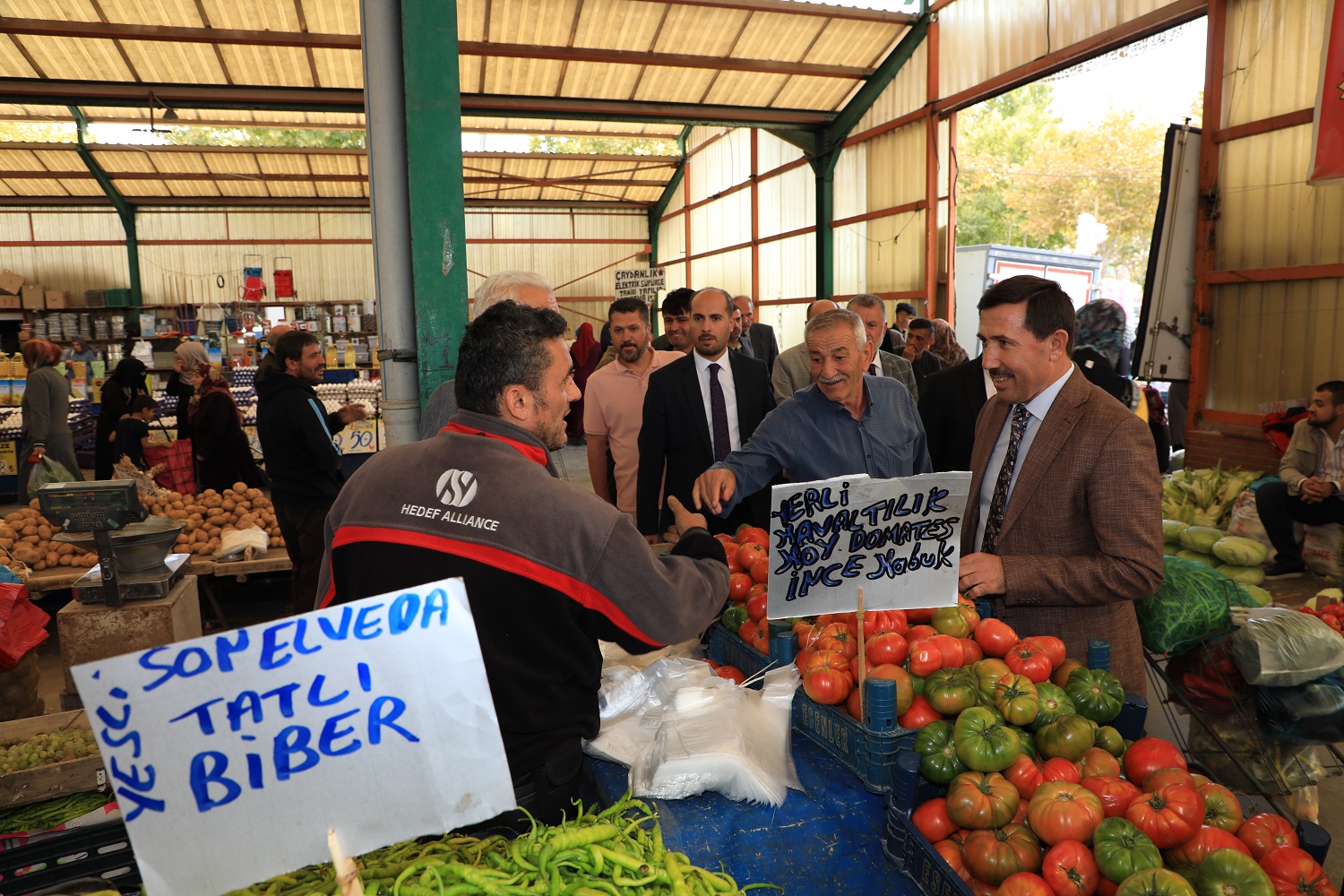 karataydaki-kapali-pazar-market-sayisi-artirilacak-002.jpg