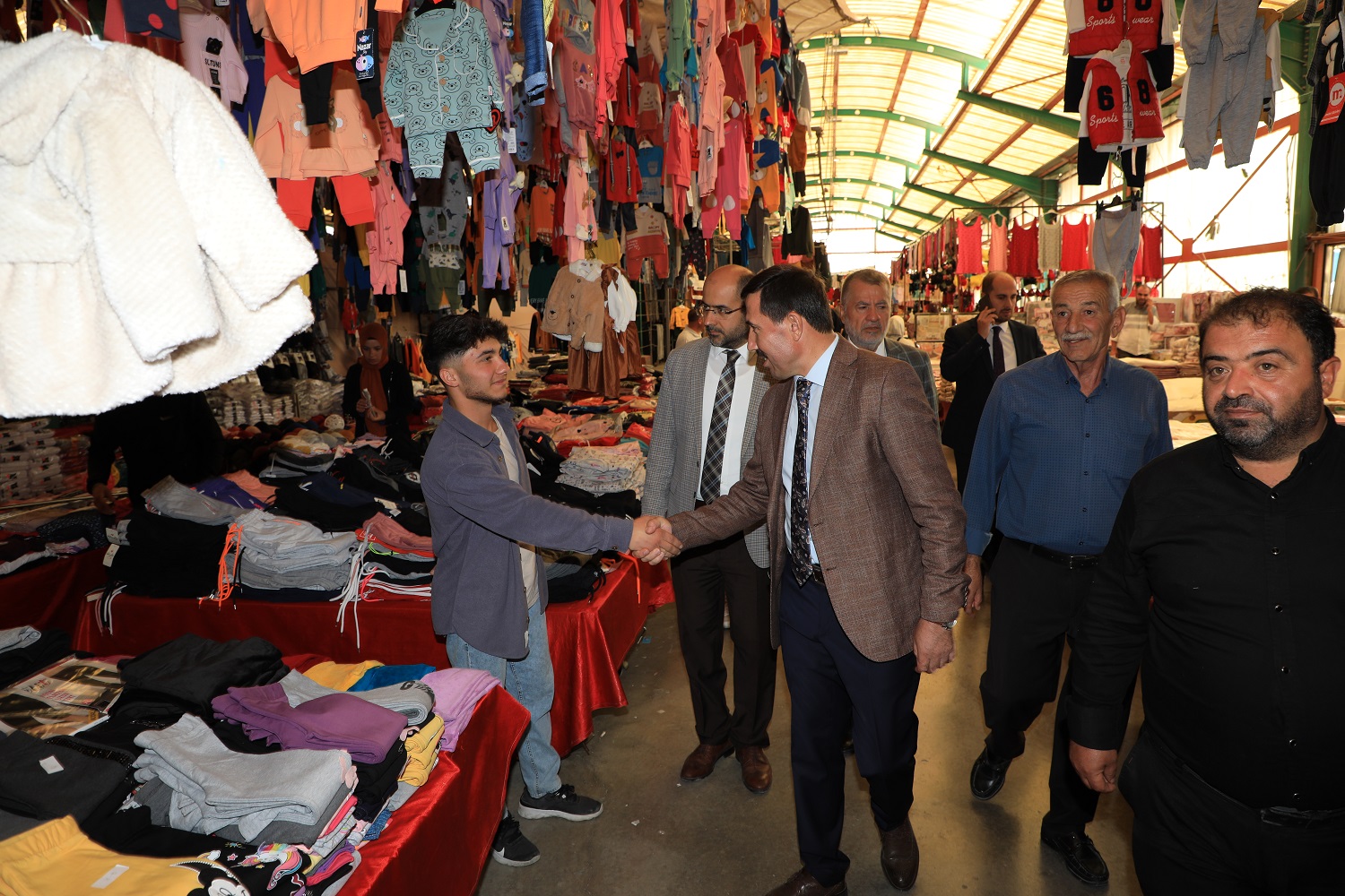 karataydaki-kapali-pazar-market-sayisi-artirilacak-003.jpg