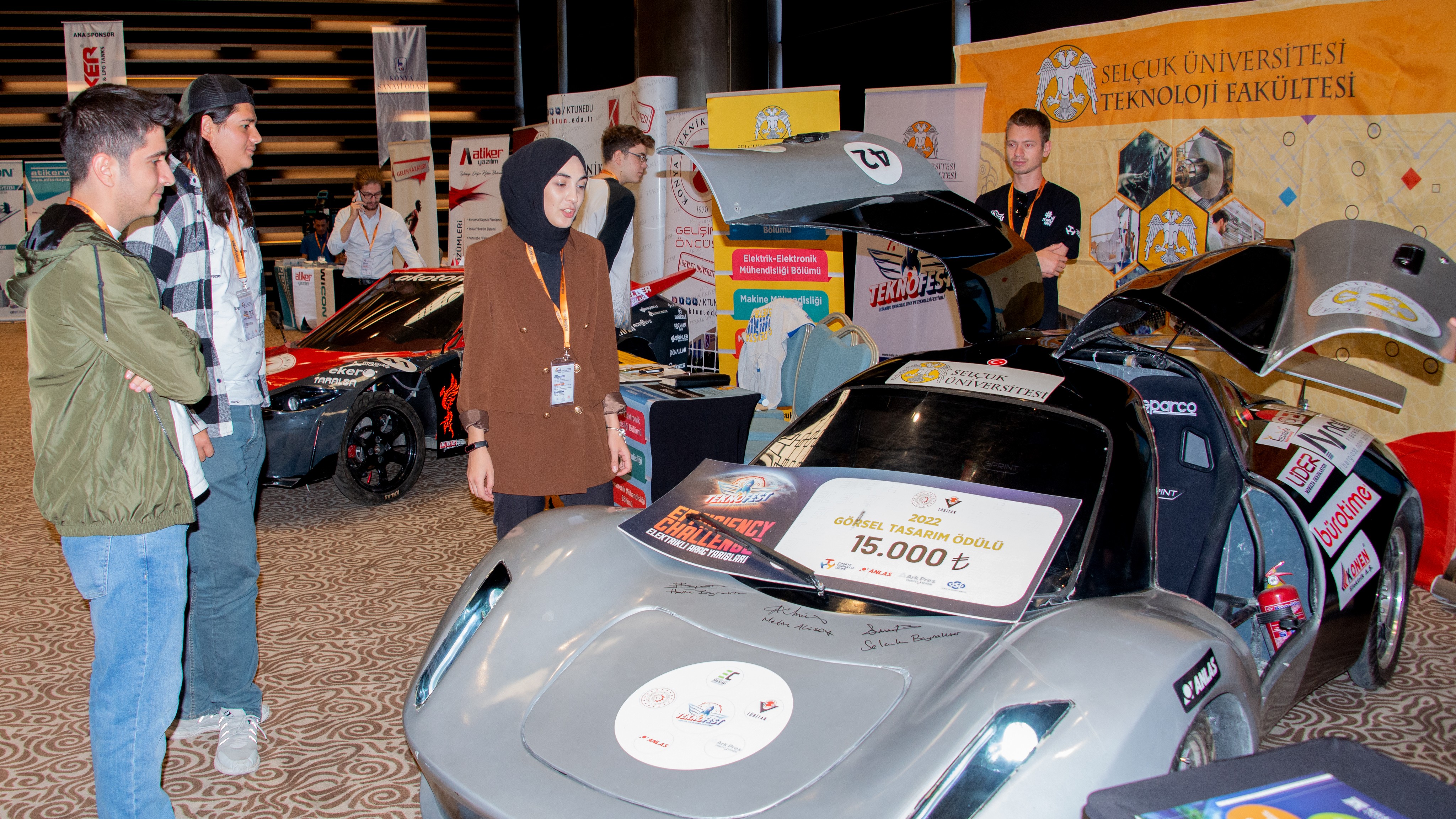 selcuk-universitesinin-elektrikli-araci-alparslan-otomotiv-sektoruyle-bulustu.jpg