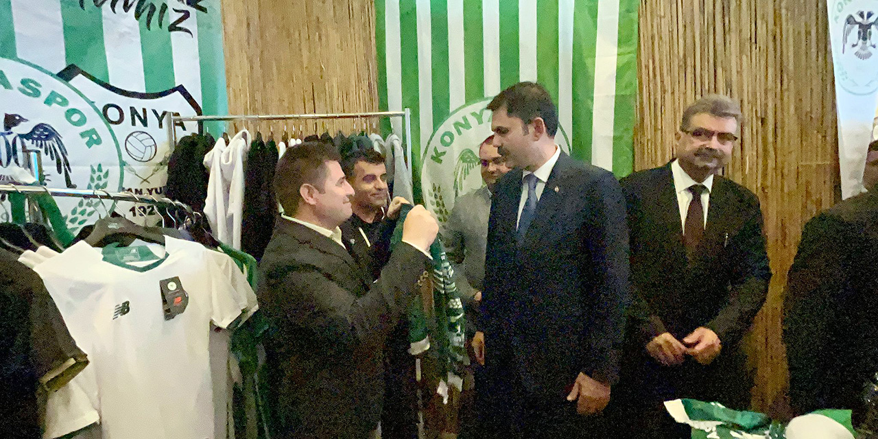 bakan-kurum-konyaspor-standini-ziyaret-etti-001.jpg