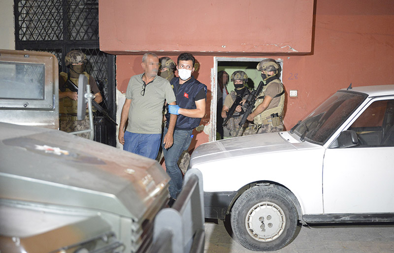 mersinde-teror-orgutu-pkkkckya-operasyon-9-gozalti-003.jpg