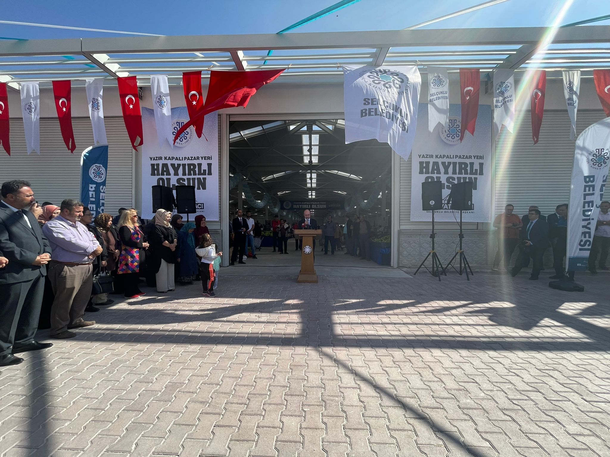 selcuklunun-yeni-kapali-pazar-yeri-torenle-acildi-002.jpeg