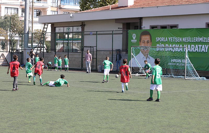 karatay-belediyesinden-ilkokullar-arasi-dostluk-ve-kardeslik-futbol-turnuvasi-003.jpg