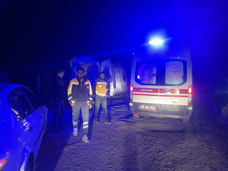 icinde-hasta-bulunan-ambulansi-kacirdi-kaza-yapinca-yakalandi-001.jpg