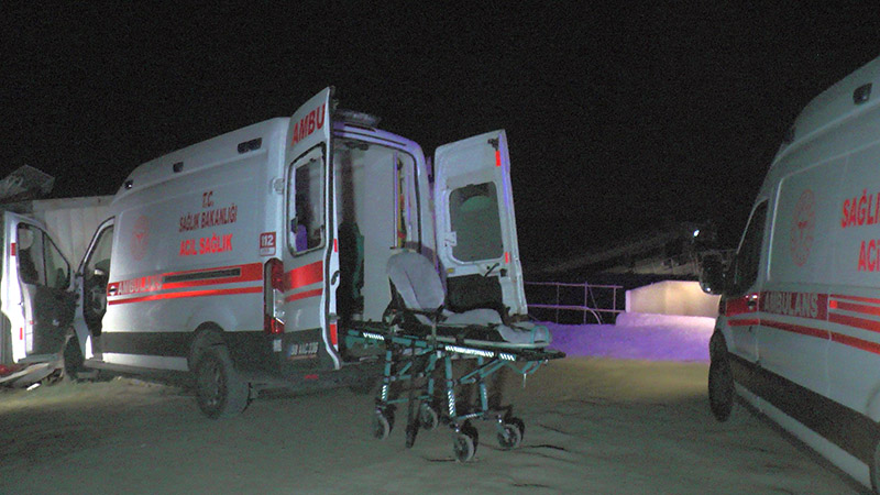 icinde-hasta-bulunan-ambulansi-kacirdi-kaza-yapinca-yakalandi.jpg