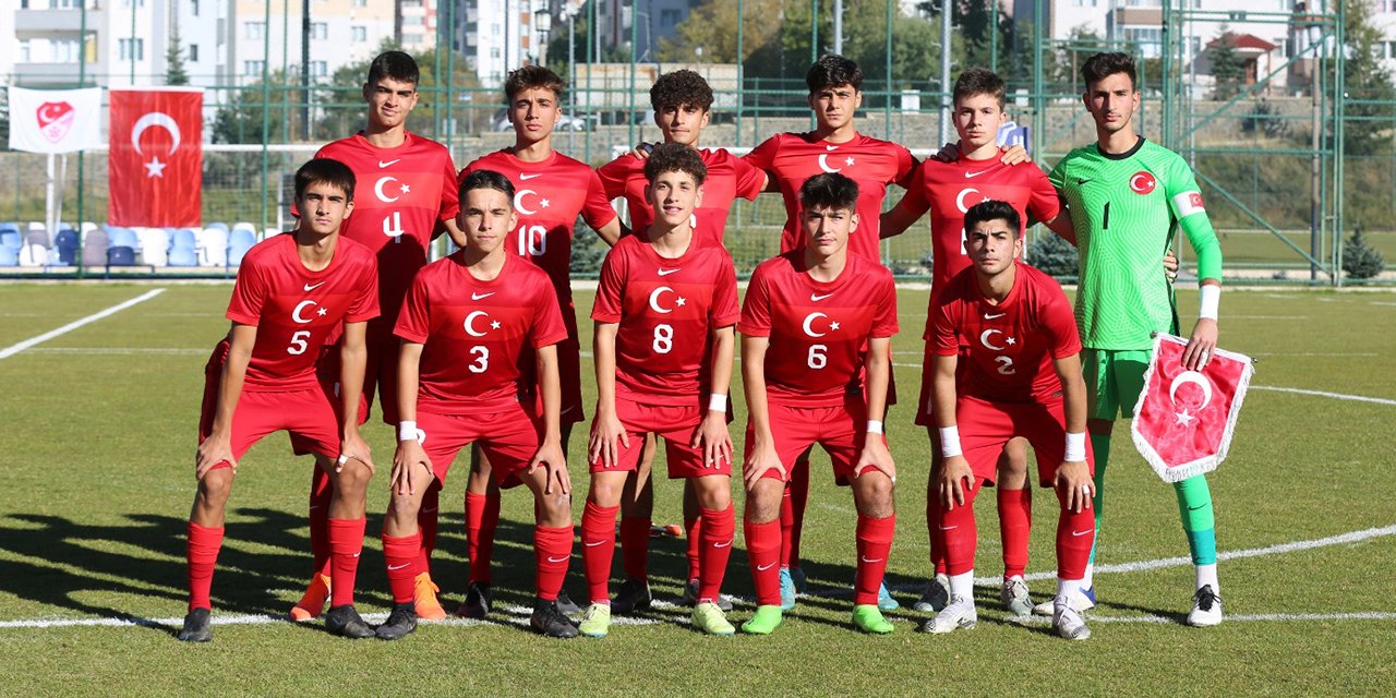 konyasporun-gencleri-4lu-turnuvada-boy-gosterecek.jpg