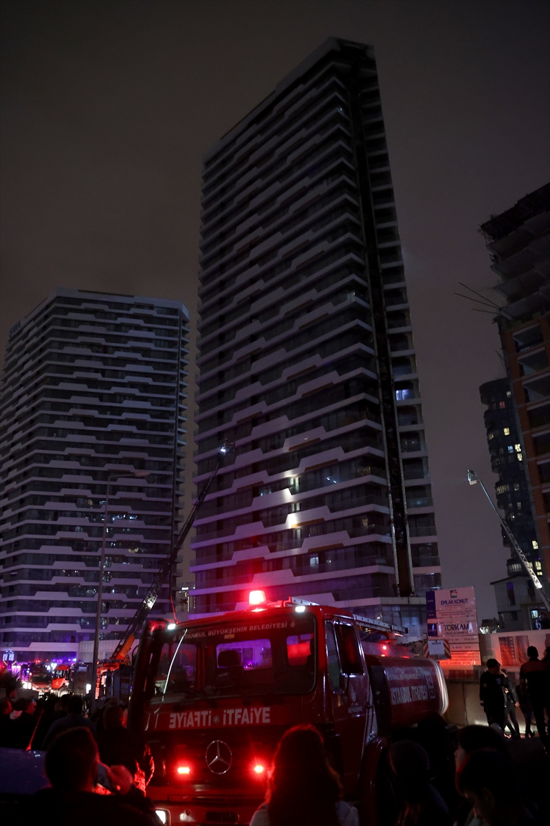 istanbulda-rezidansta-cikan-yangin-sonduruldu-001.jpg