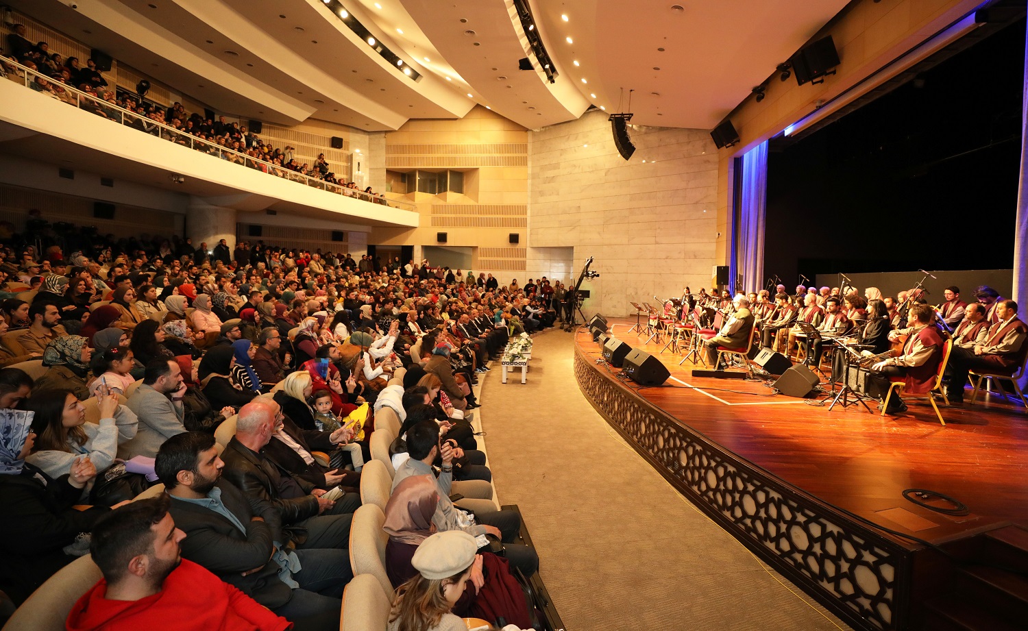 44-kisilik-dev-kadrodan-konyada-muhtesem-konser-003.jpg