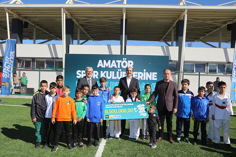 konya-buyuksehirden-amator-sporculara-6-5-milyon-liralik-destek-007.jpg