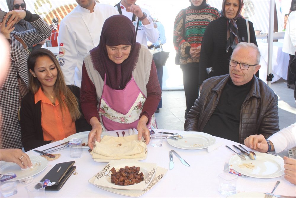 Konya'da babaananne, liseli ve esnaf yemekleri yarıştı