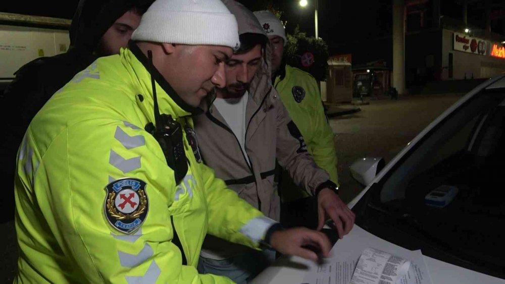 Alkollü çıkmamak için yapmadığı kalmadı, yine de cezadan kaçamadı