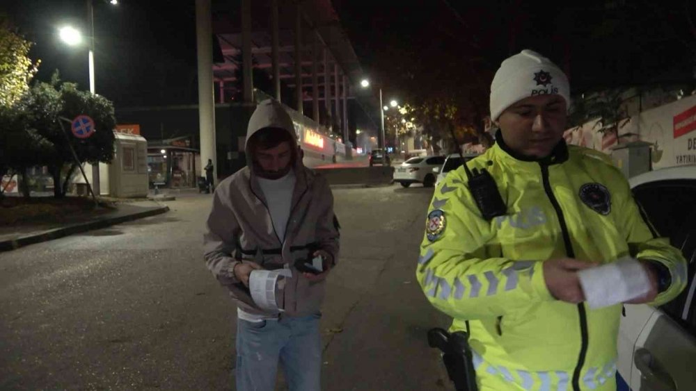 Alkollü çıkmamak için yapmadığı kalmadı, yine de cezadan kaçamadı