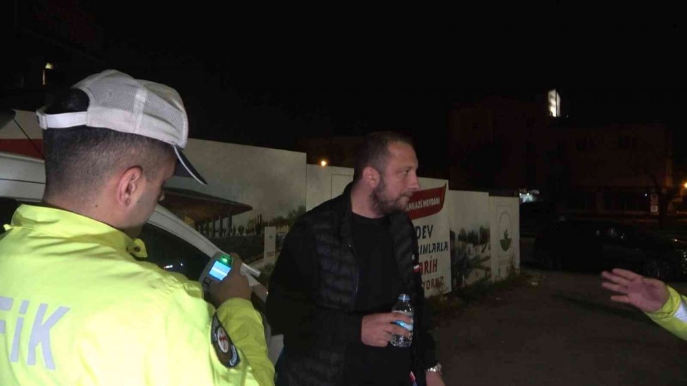 Alkollü çıkmamak için yapmadığı kalmadı, yine de cezadan kaçamadı