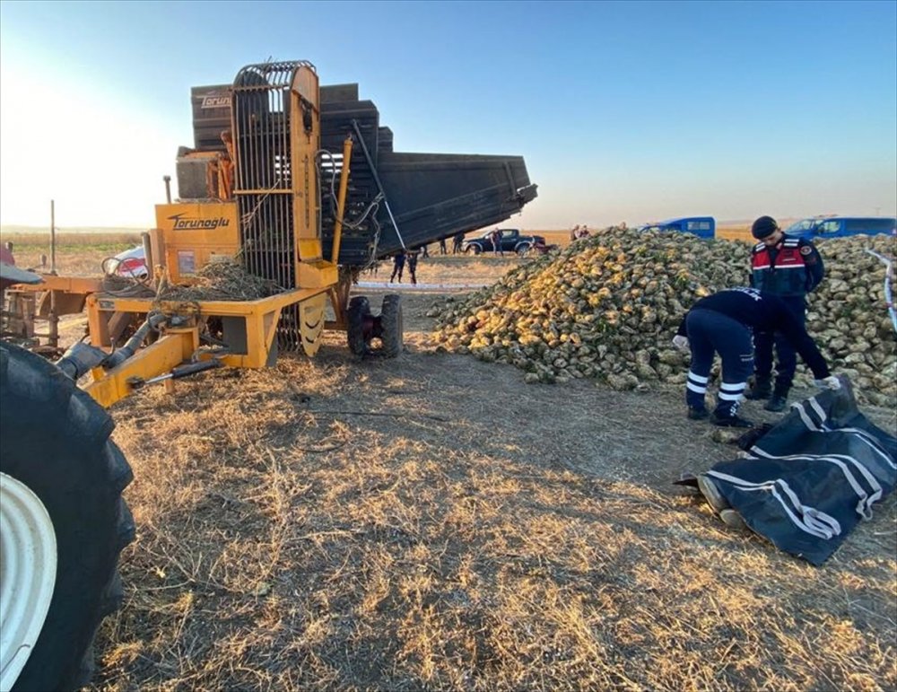 Pancar sökme makinesine sıkışan genç hayatını kaybetti