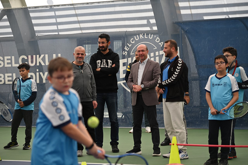 baskan-pekyatirmaci-cocuklarimiz-sporun-merkezi-selcukluda-bulusuyor-001.jpg