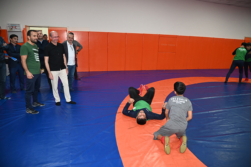 baskan-pekyatirmaci-cocuklarimiz-sporun-merkezi-selcukluda-bulusuyor-014.jpg