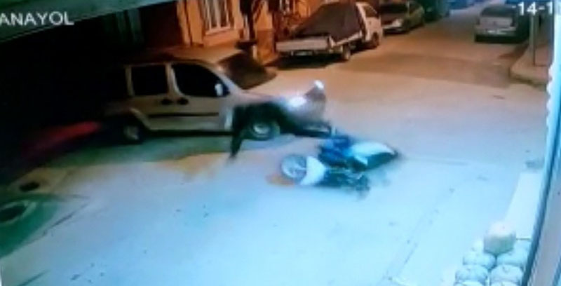 elektrikli-bisikletliyle-carpan-surucu-olay-yerinden-kacti.jpg