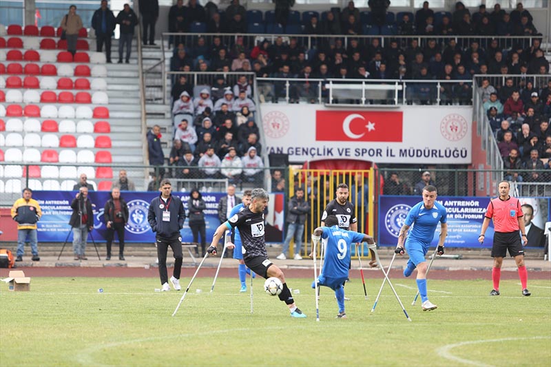 ampute-futbol-turkiye-kupasini-sahinbey-belediyesi-kazandi-001.jpg