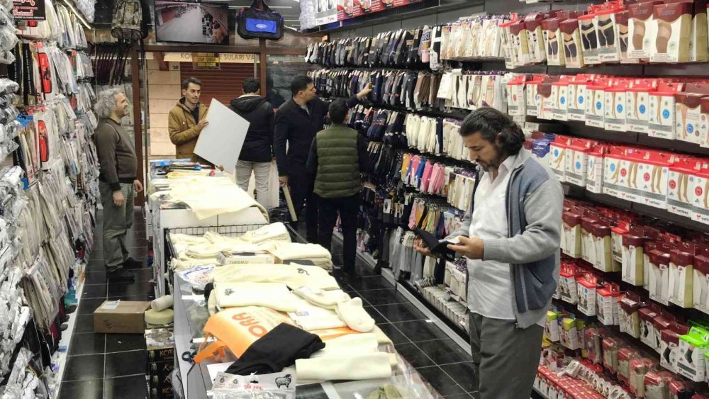 Konya'da havaların soğumasıyla yün ve termal içliklere rağbet arttı