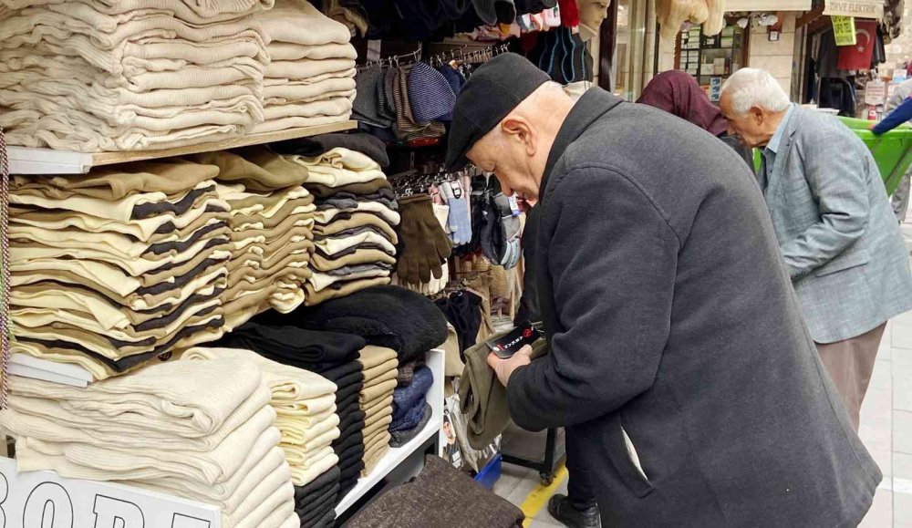 Konya'da havaların soğumasıyla yün ve termal içliklere rağbet arttı