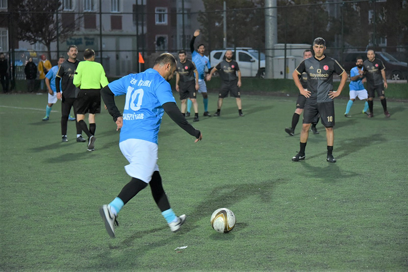 karatay-belediyesinde-birimler-arasi-futbol-heyecani-sona-erdi-003.jpg