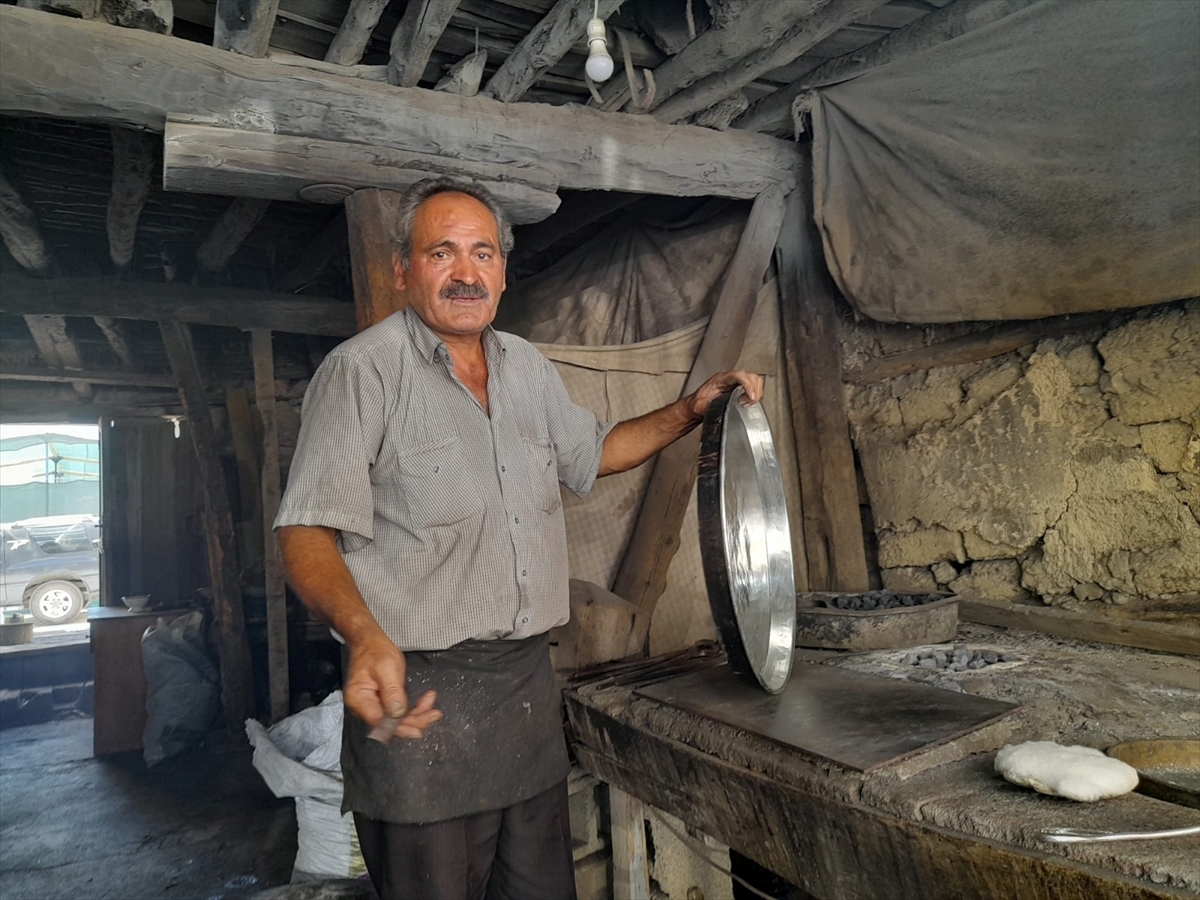 konyali-muzaffer-usta-58-yildir-surdurdugu-meslegine-veda-etti-001.jpg