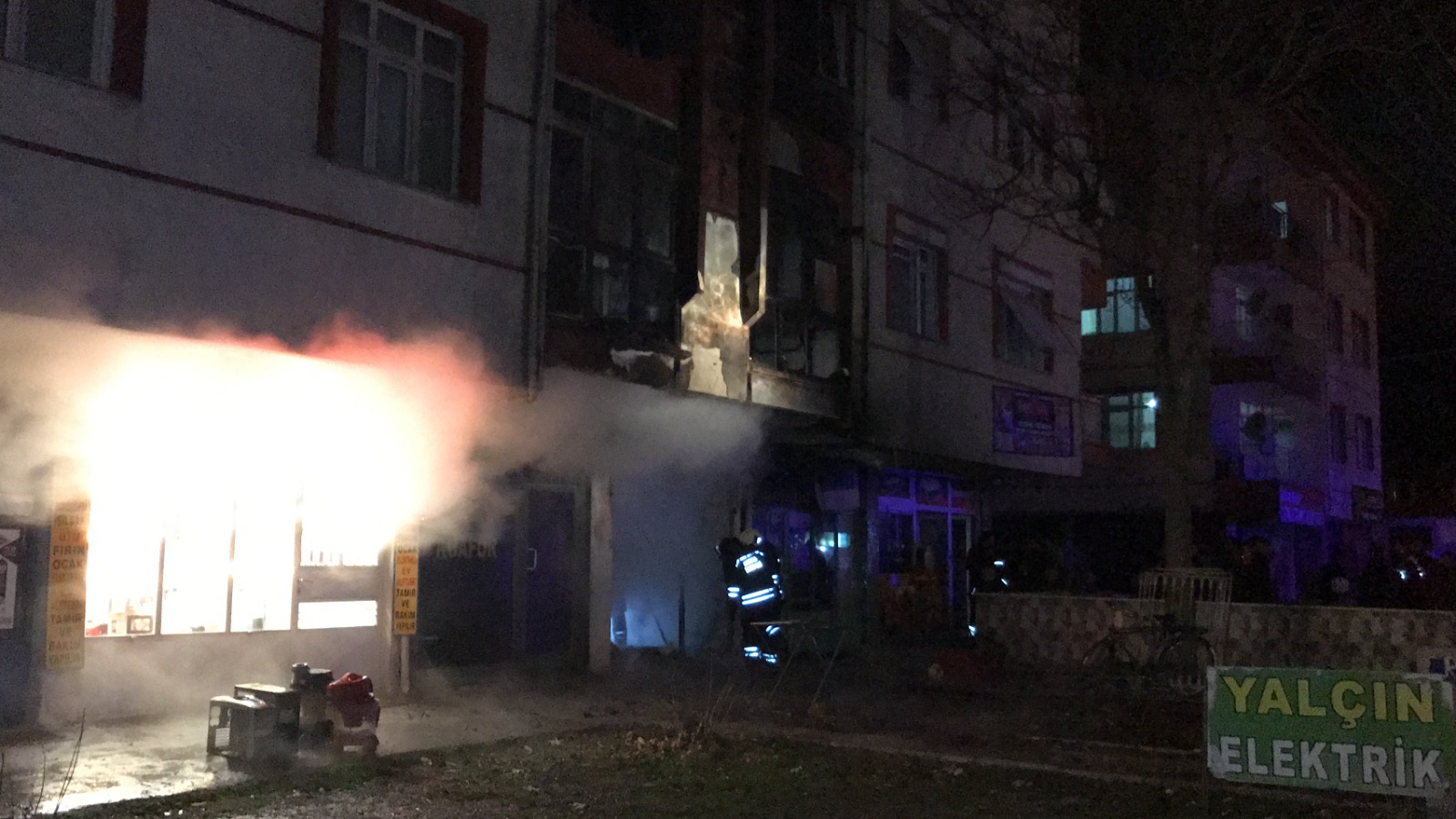 konyada-bir-is-yeri-yandi-3-katli-binaya-sicradi.jpeg