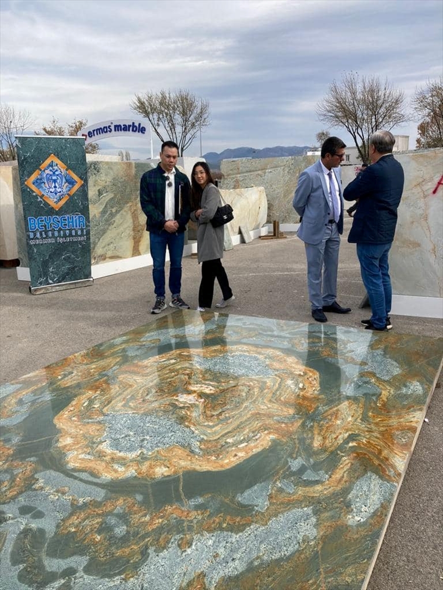 konyanin-dogal-tas-ve-mermerleri-bursada-sergileniyor.jpg