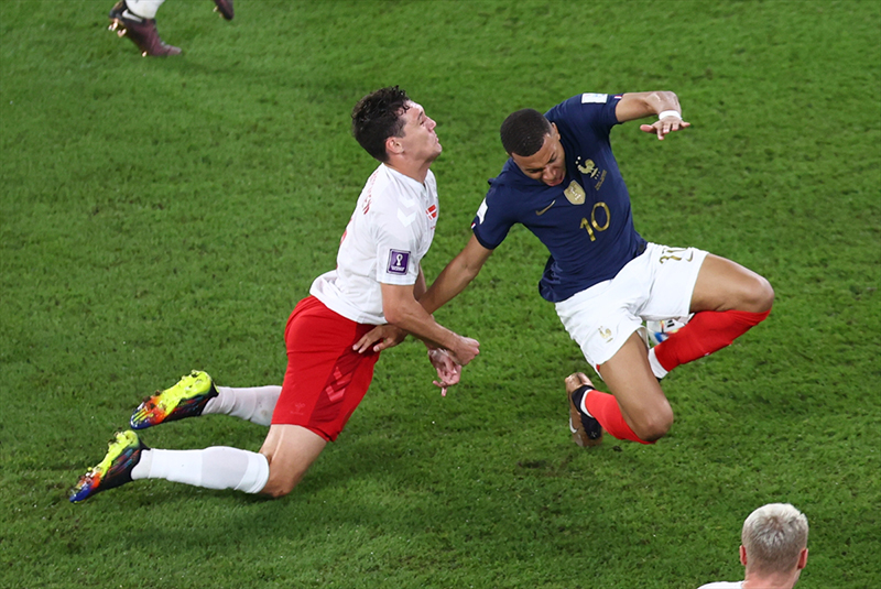 fransa-danimarkayi-mbappe-ile-gecti-turu-garantiledi.jpg