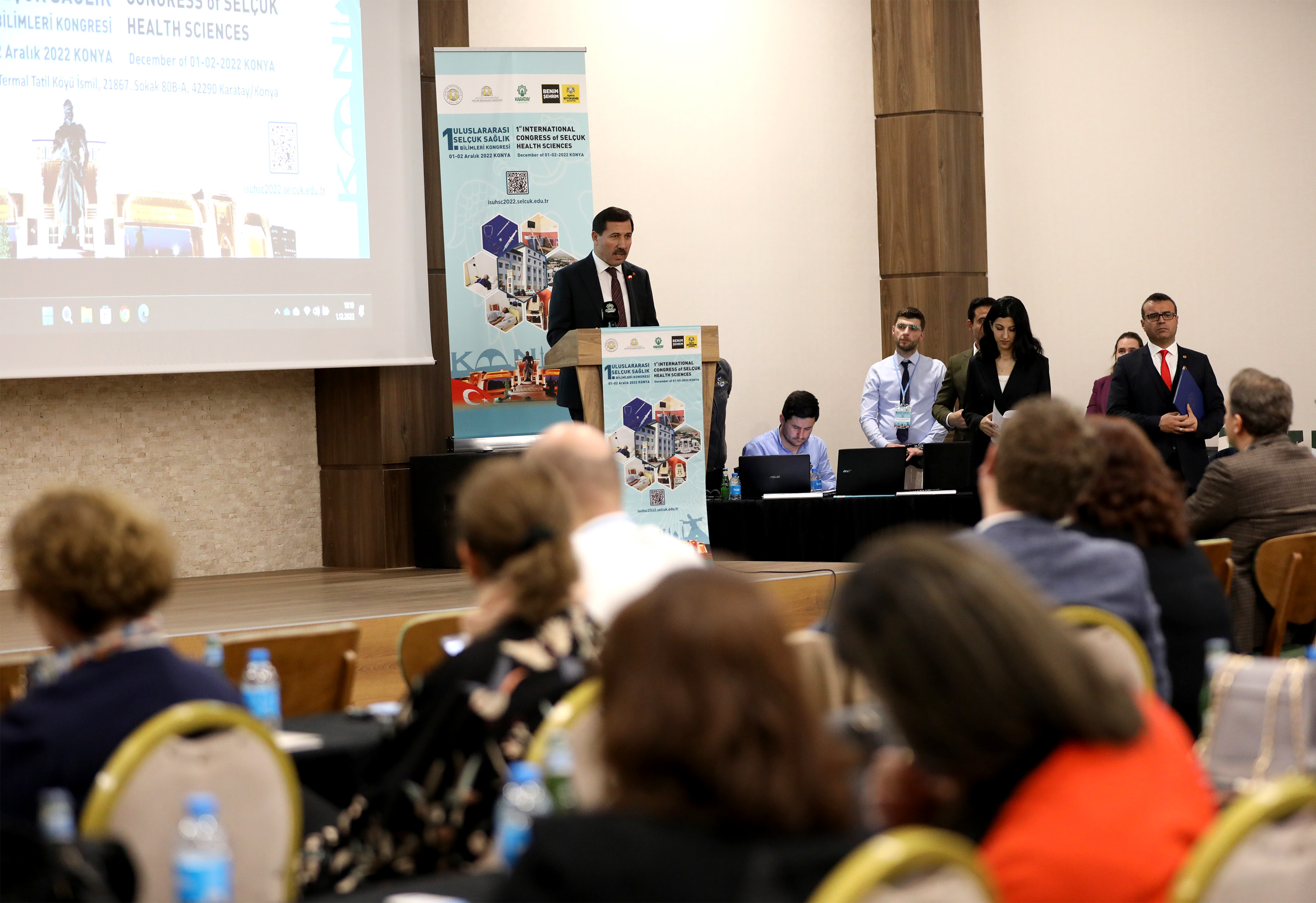 karatayin-ev-sahipliginde-uluslararasi-selcuk-saglik-bilimleri-kongresi-basladi-002.jpg