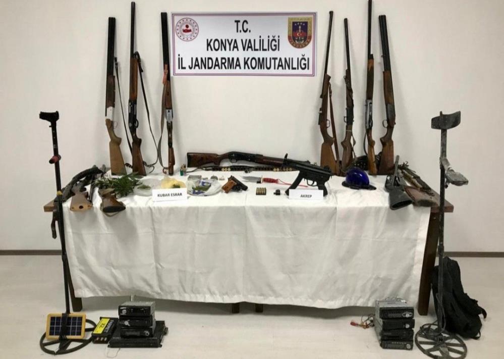 konyada-jandarmadan-uyusturucu-ve-hirsizlik-operasyonu.jpg