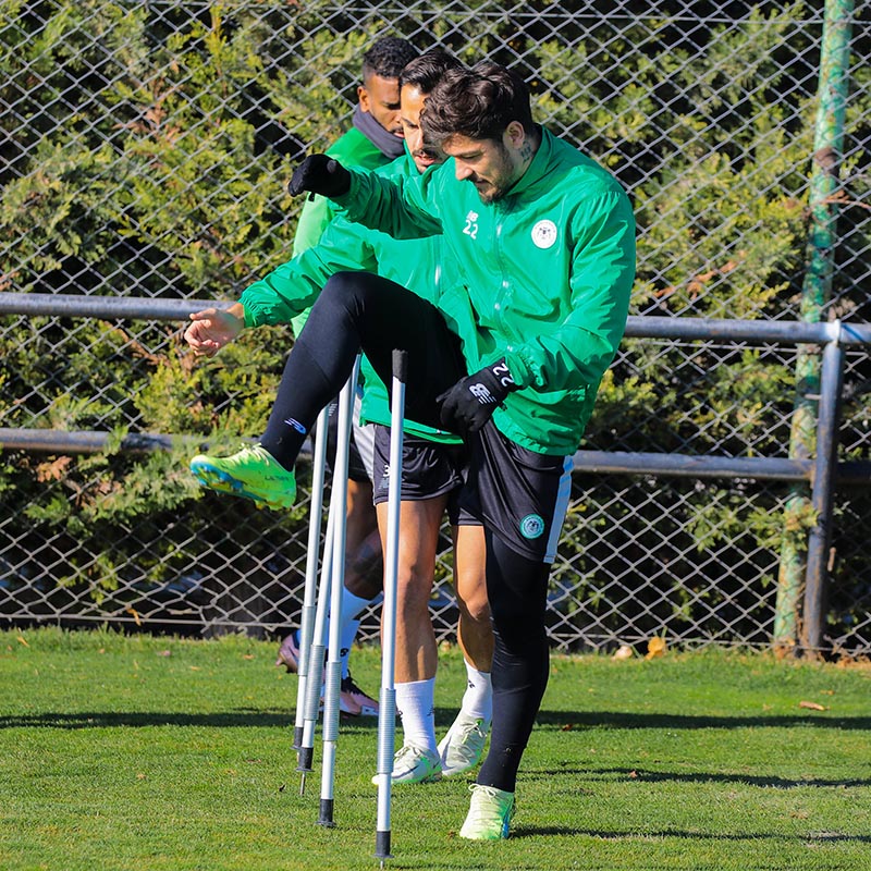 konyaspor-yarin-yola-cikiyor-kamp-ilac-gibi-gelecek.jpg