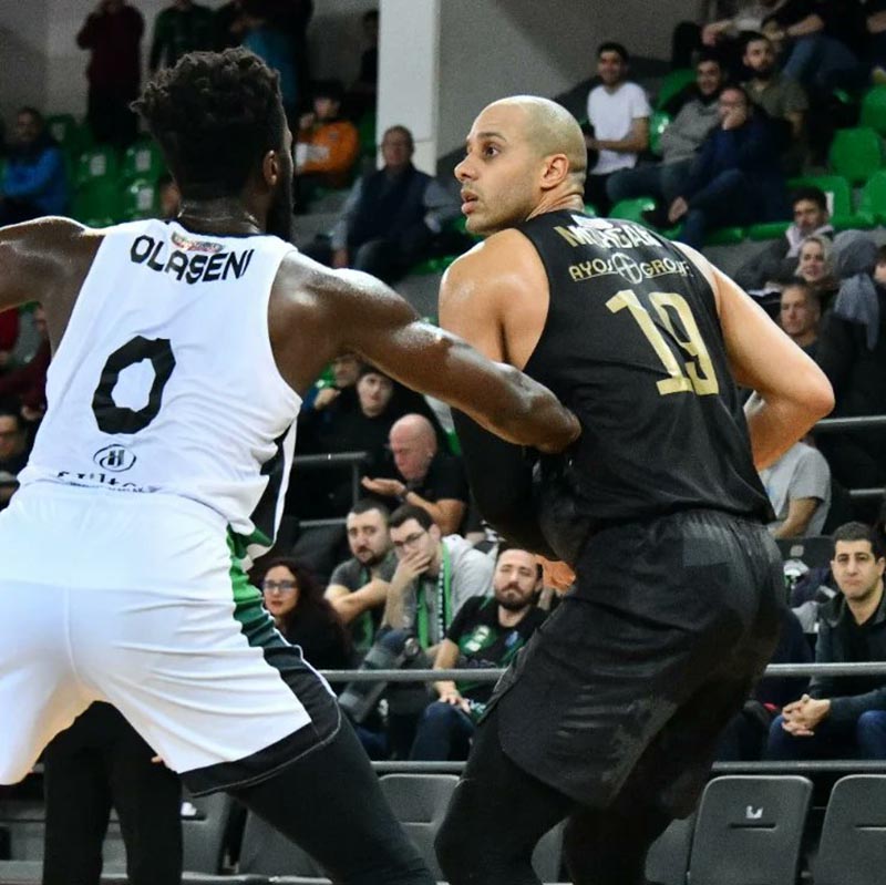 konyaspor-basketbol-dackayi-zorladi-yikamadi-004.jpg