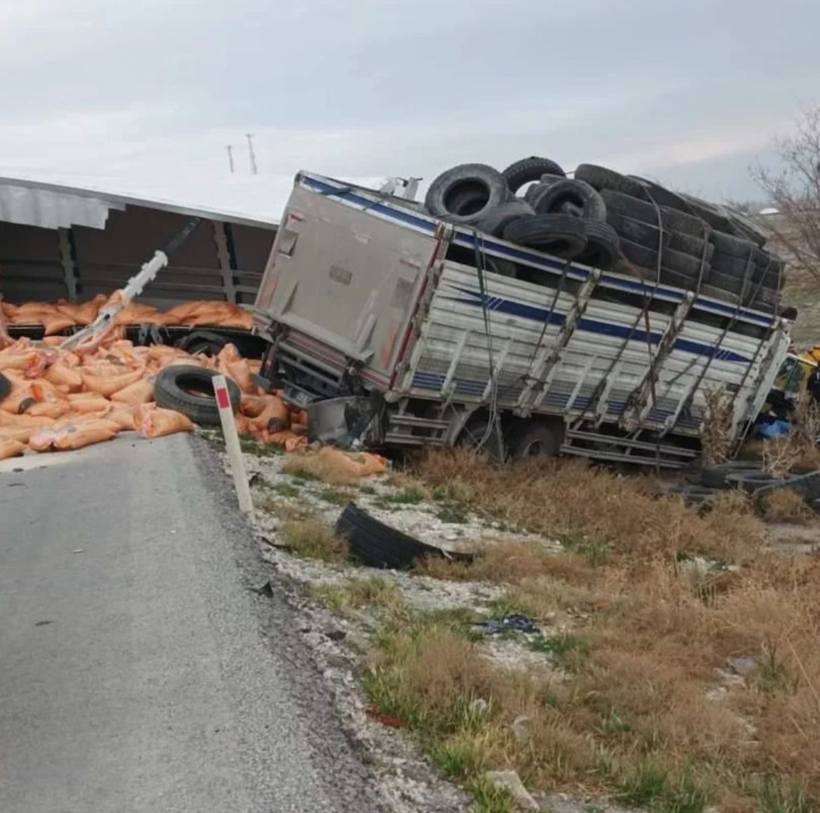 Son Dakika Konyada Iki Tir Ve Kamyon çarpıştı 2 ölü 1 Yaralı Var